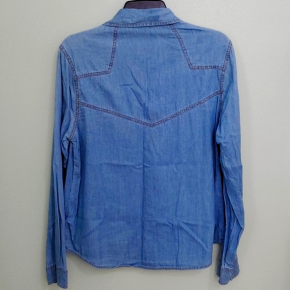 Forever 21 Chambray Denim Long Sleeve Embroidered shirt top sz Medium - Picture 4 of 6